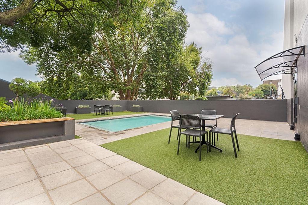 Urban Oasis Apartments At The Bolton Johannesburg Kültér fotó